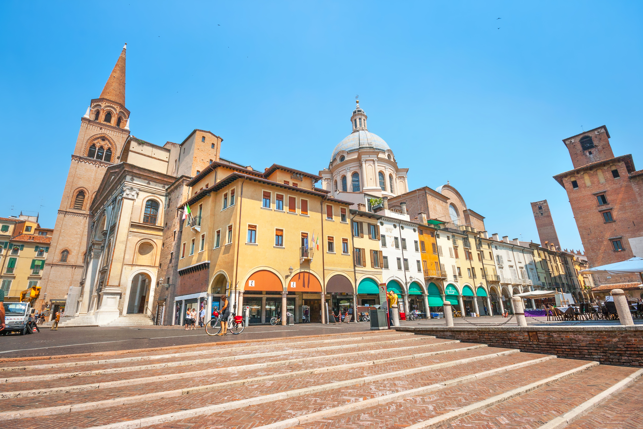 百草廣場 Piazza delle Erbe